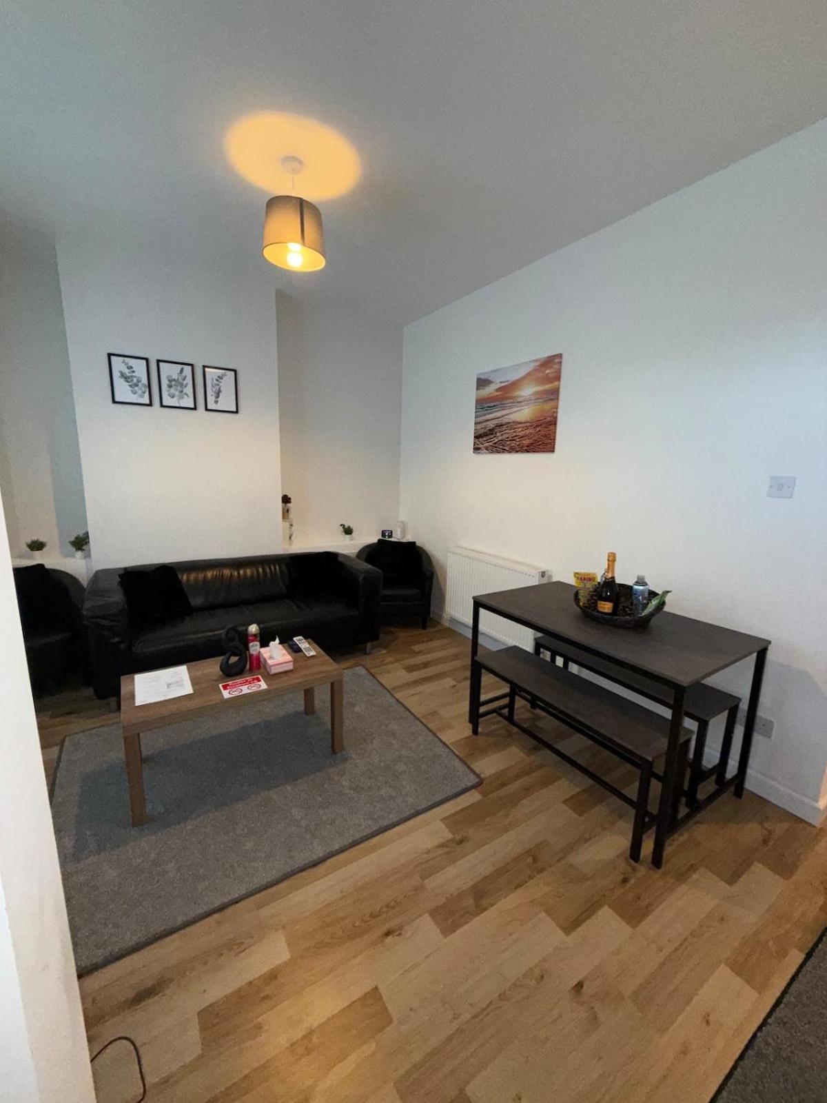 Charming 3-Bedroom House Cardiff Exterior foto